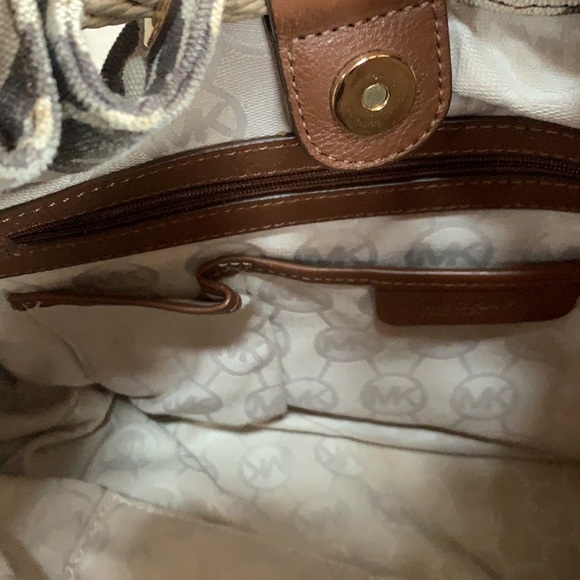 Michael Kors bag used hobo/tote - Picture 9 of 13